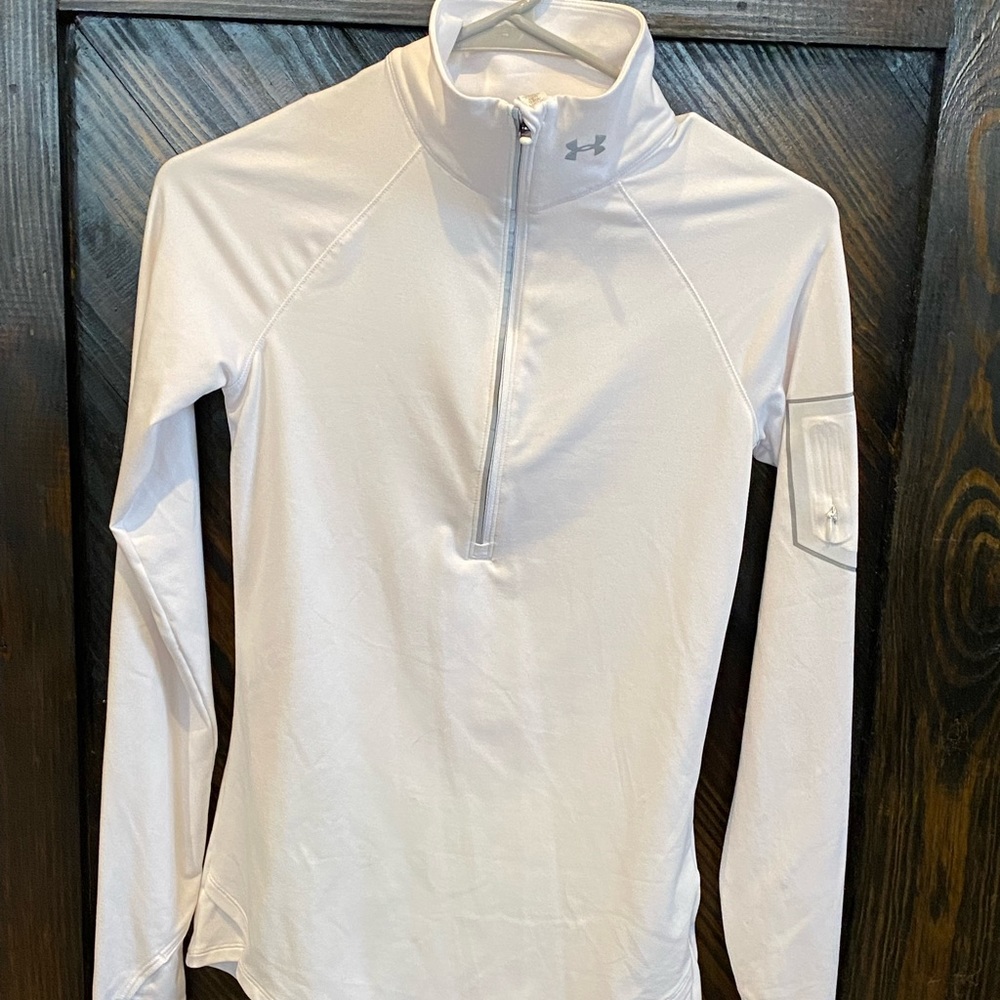 White Under Armour pullover.  Perfect for working out!